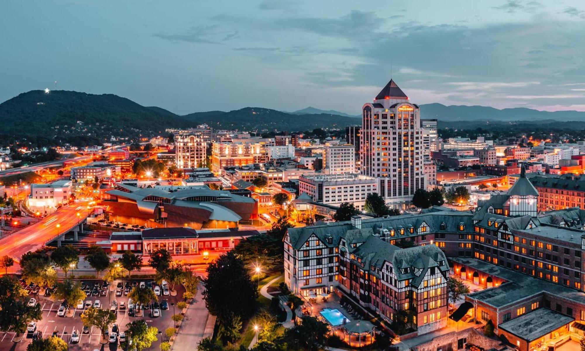 Hotel Roanoke & Conference Center, Curio Collection By Hilton Exterior photo