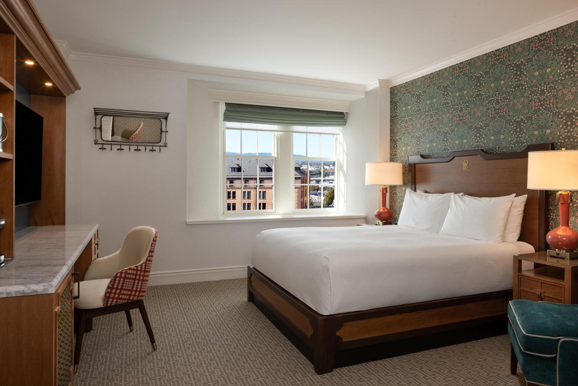 Hotel Roanoke & Conference Center, Curio Collection By Hilton Exterior photo