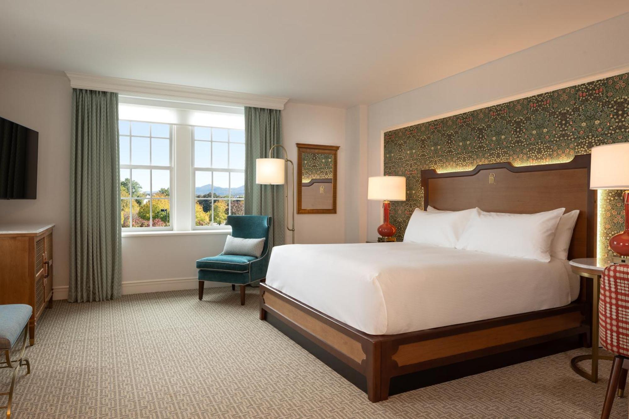 Hotel Roanoke & Conference Center, Curio Collection By Hilton Exterior photo