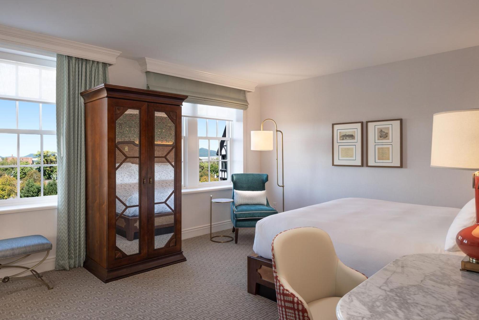 Hotel Roanoke & Conference Center, Curio Collection By Hilton Exterior photo