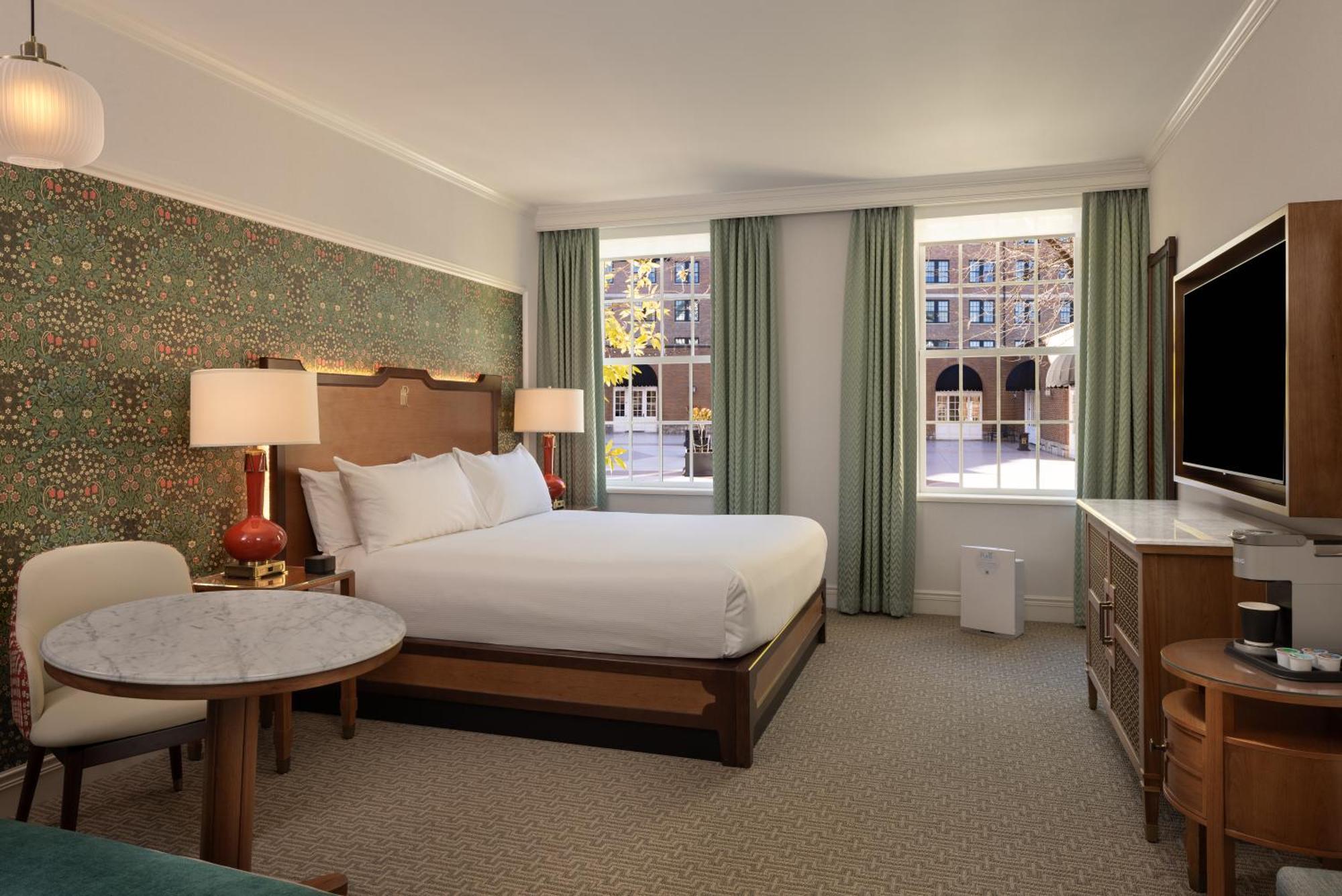Hotel Roanoke & Conference Center, Curio Collection By Hilton Exterior photo