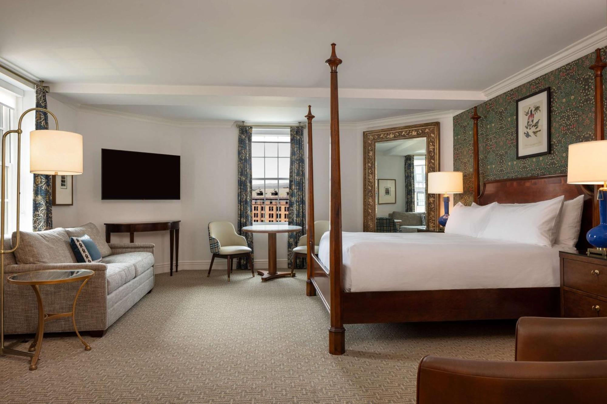 Hotel Roanoke & Conference Center, Curio Collection By Hilton Exterior photo