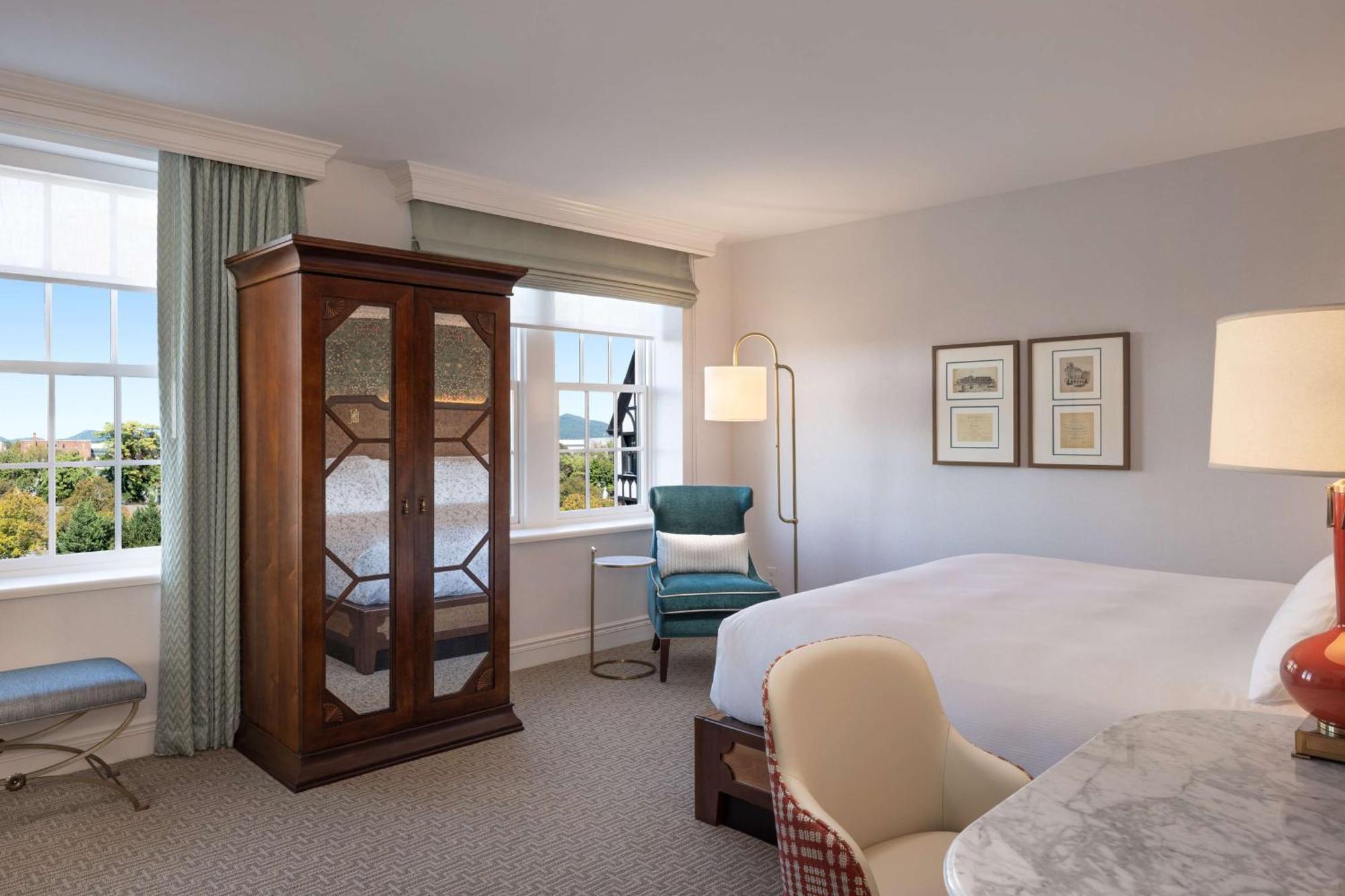 Hotel Roanoke & Conference Center, Curio Collection By Hilton Exterior photo