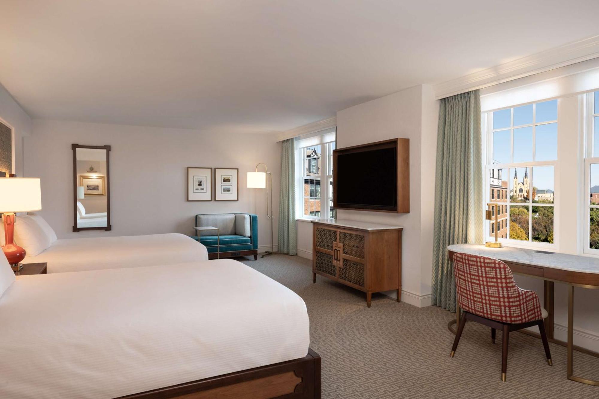 Hotel Roanoke & Conference Center, Curio Collection By Hilton Exterior photo